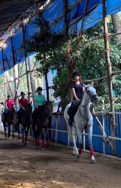 Horse riding class by "UK United Horse-Riding Academy "