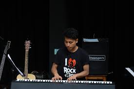 PIANO LESSONS FOR BEGINNERS By Hum and Strum Music school | Bangalore
