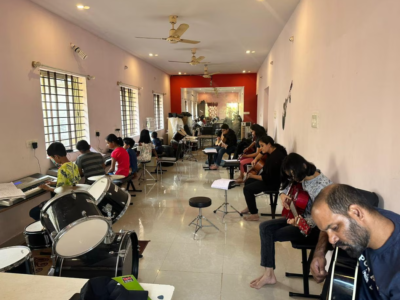Learn Acoustic Guitar, Classical Guitar, Keyboard & Piano @Grcae School of International Music